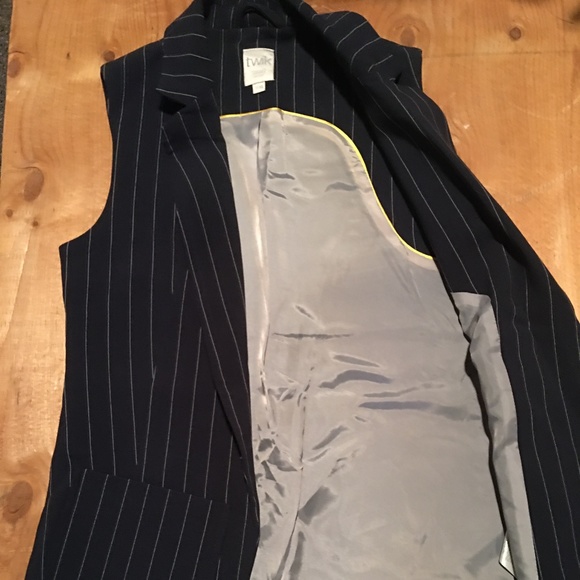 Sleeveless balzer/jacket from Simons - Picture 2 of 3